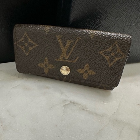 Authentic Louis Vuitton Monogram Keyholder - Picture 1 of 7